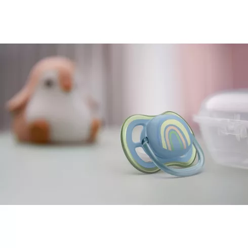 Philips AVENT SCF086/03 Ultra air Játszócumi 0-6hó szivárvány, 1db