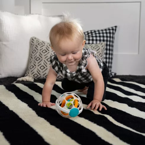 Baby Einstein OBALL Játék Oball Grip & Spin Oball 0 hónapos kortól