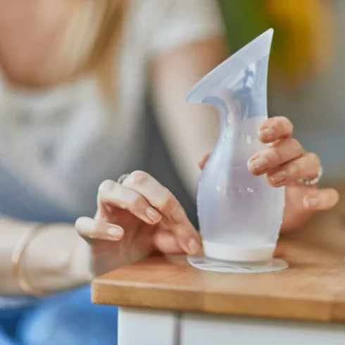 Tommee Tippee Made for Me szilikon mellszívó,anyatej tárolóval és sterilizáló zacskóval 
