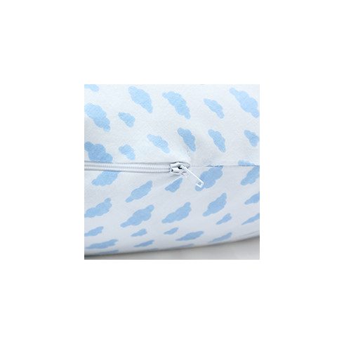 Scamp félhold párna - Blue White Clouds
