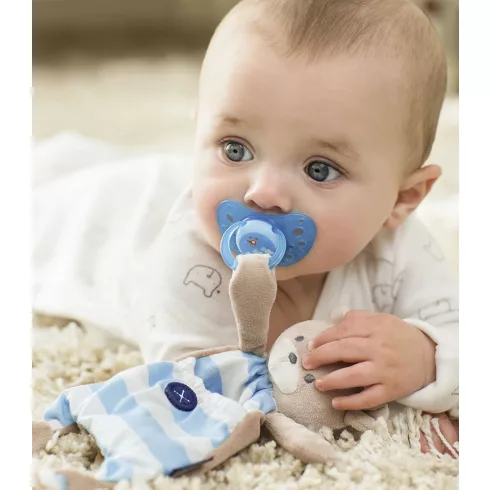 Chicco Pocket Friend szundikendő cumitartópánttal -  kék
